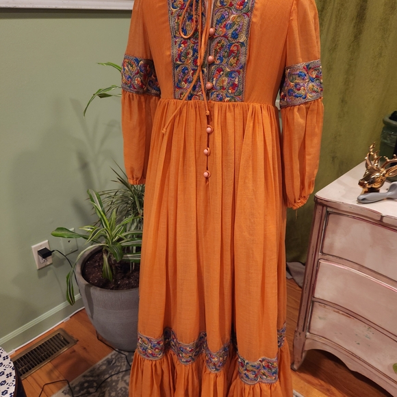 Vintage Beverly Paige maxi dress - Picture 4 of 8
